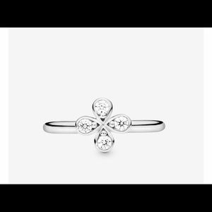 NWOT Pandora 4-Petal Flower Ring—Sz 6 (Eur 52)
